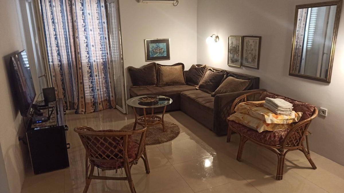 Budva House | Charming 1-bedroom apartment with WiFi, AC in cool Budva at superb location