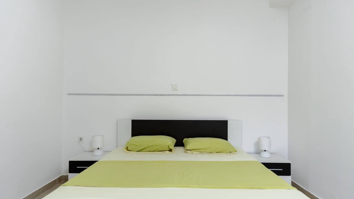 Budva Apartment | Charming 1-bedroom apartment in enchanting Budva with WiFi, AC