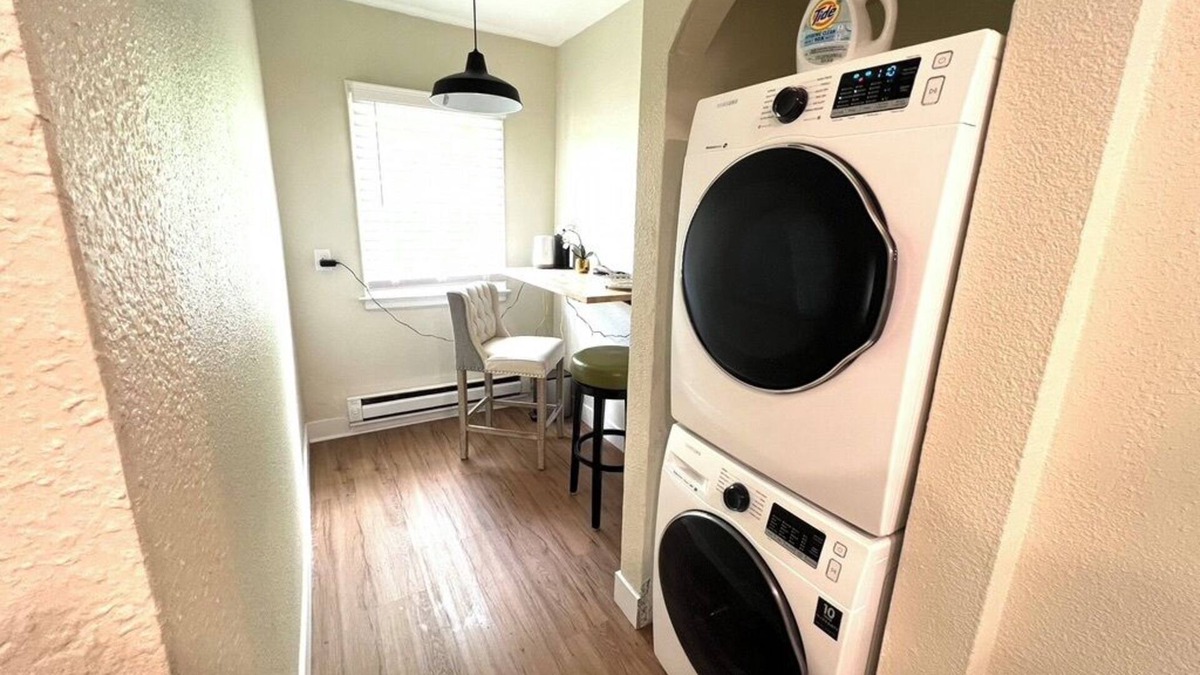 Veterans Park Apartment | Charming 1-bedroom apartment near beautiful Downtown Boise with WiFi, AC