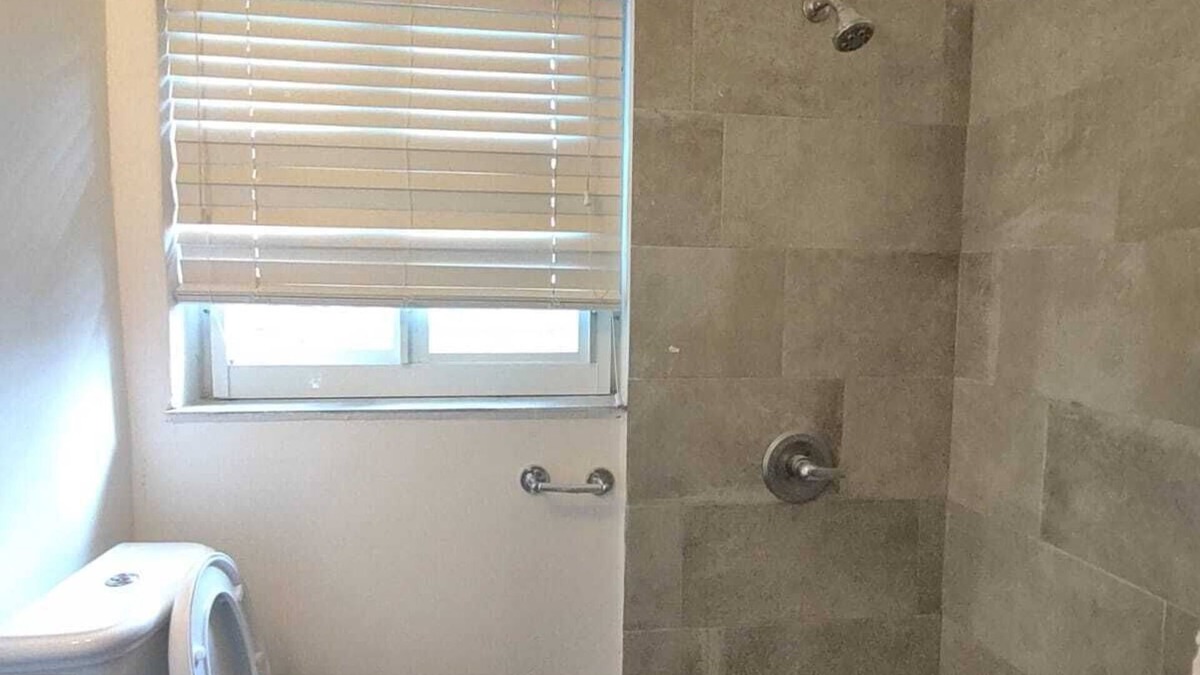 East Little Havana Apartment | Charming 1-bedroom apartment in wonderful Miami with AC, WiFi, fitness room