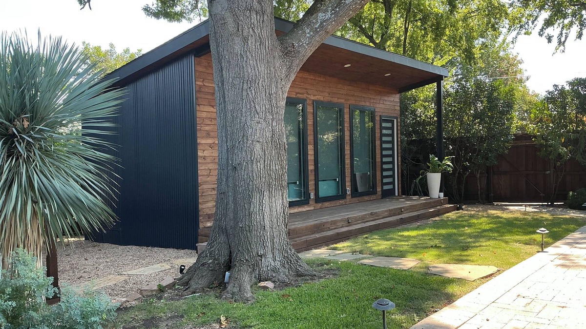 North Dallas Cabin | Charming 1-bedroom cabin in adorable Dallas - Preston Hollow-with AC