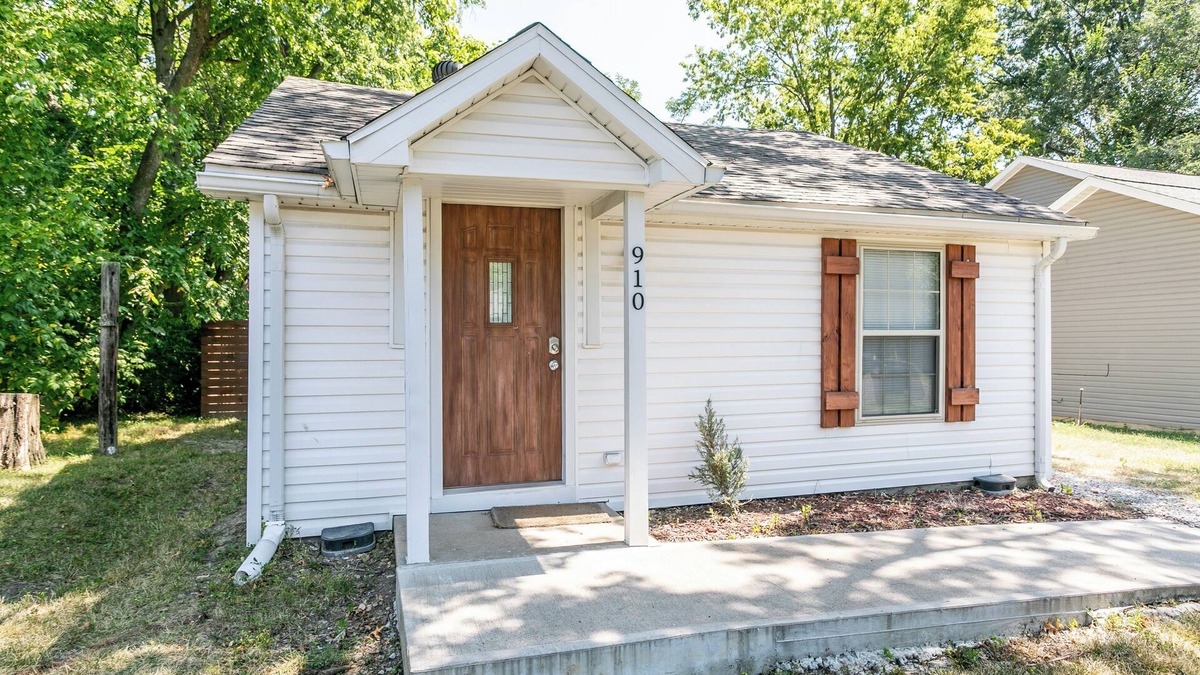 Columbia House | Charming 1-bedroom cottage in Downtown Columbia!