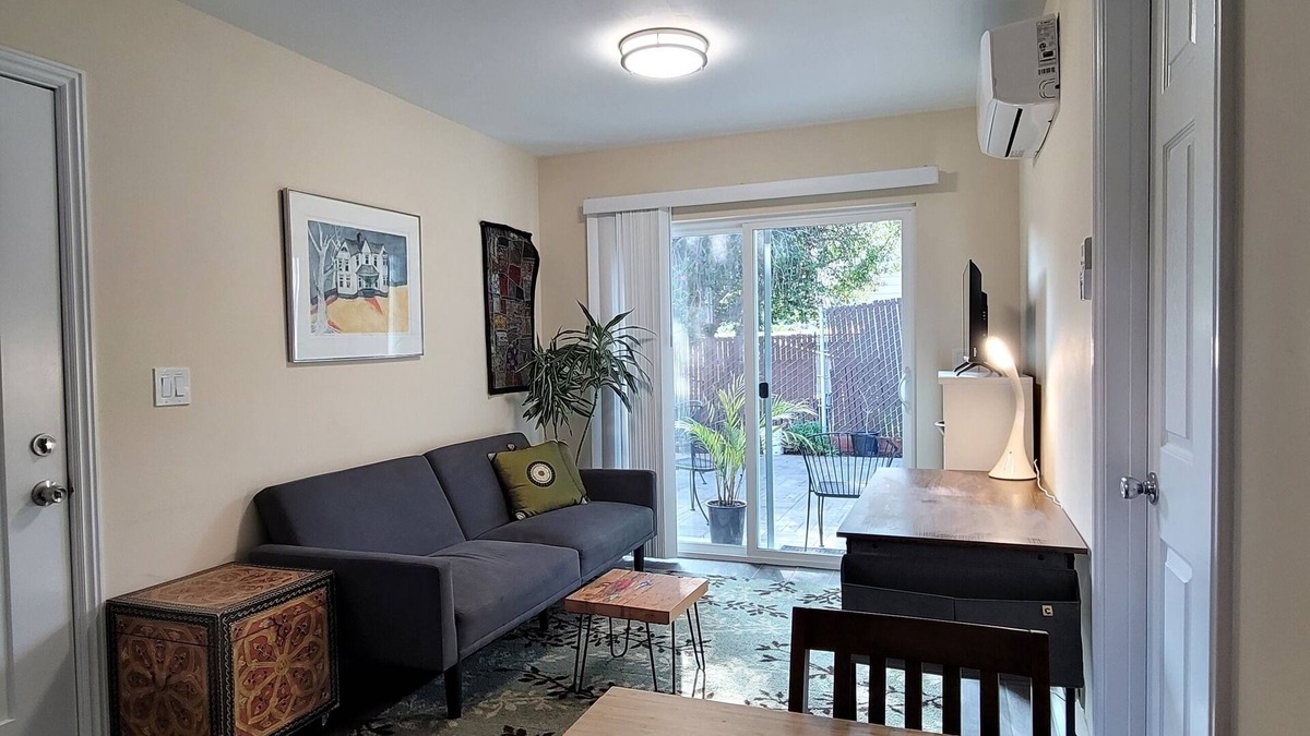 Grand Lake Cottage | Charming 1-bedroom cottage with WiFi and AC in tranquil Oakland