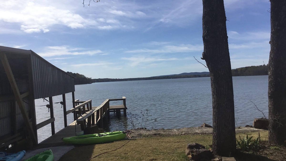 Perryville House | Charming 1-bedroom house with WiFi, AC in serene Perryville, close to Petit Jean