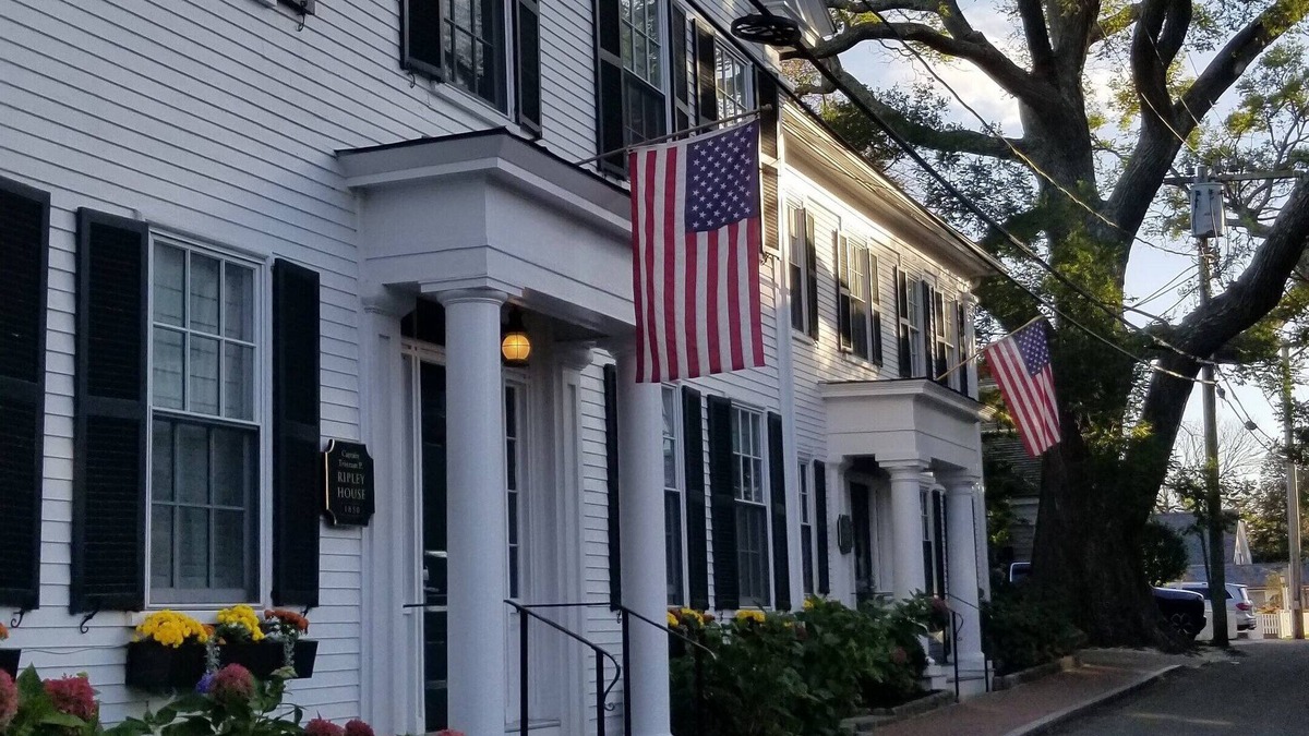 Edgartown Hotel | Charming 1-bedroom hotel in the heart of Martha's Vineyard - Oct. 20-27 2024
