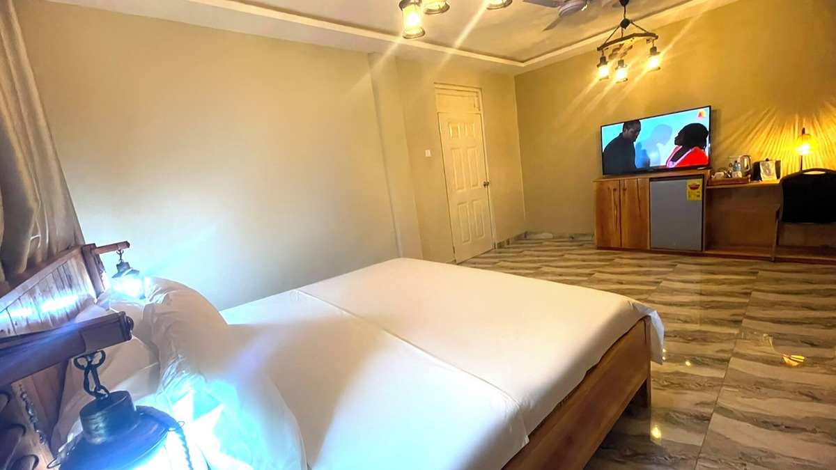 Winneba Hotel | Charming 1-bedroom hotel in amazing Winneba with AC #3