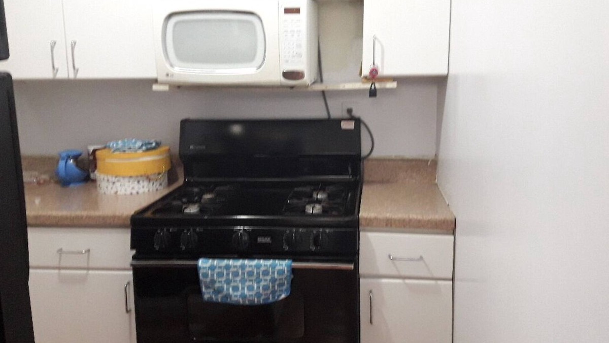 Queens House | Charming 1-bedroom house in Queens with AC