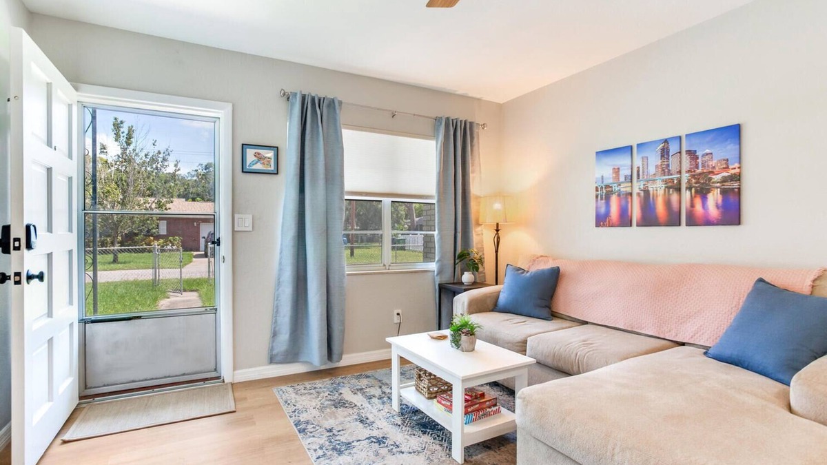 Tampa House | Charming 1-bedroom house in marvelous Tampa with AC