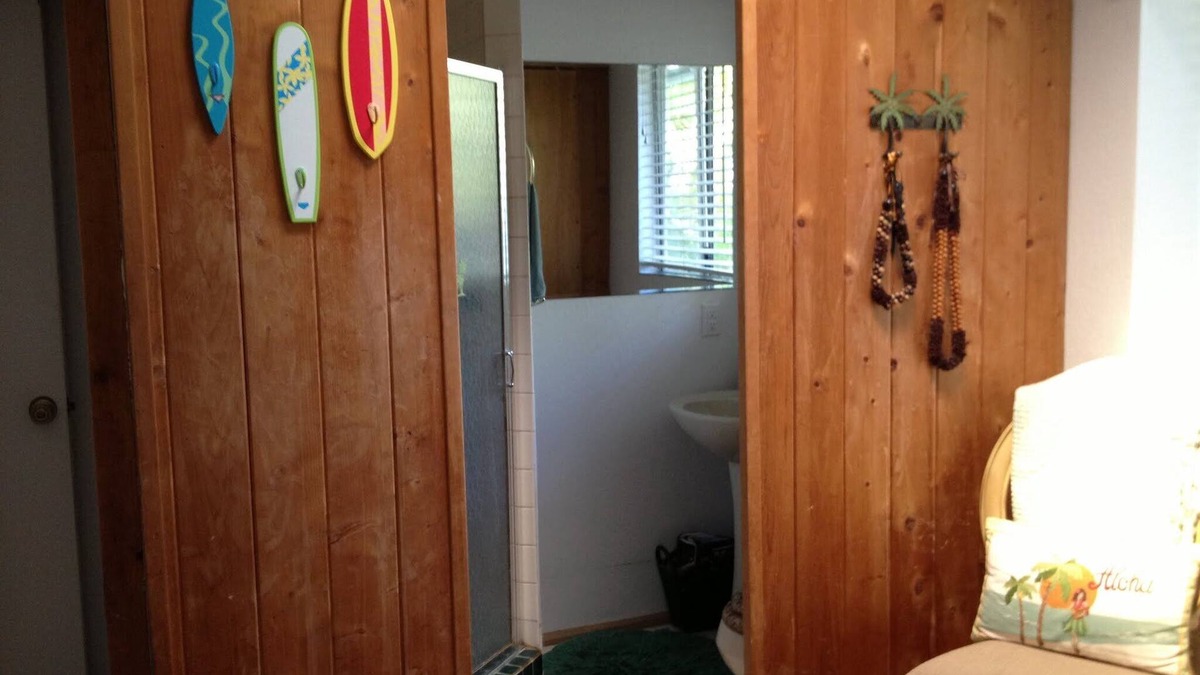 Kailua House | Charming 1-Bedroom Kailua Cottage with AC, Walk to the Best Part of the Beach