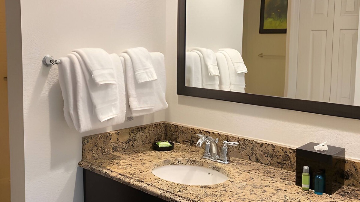 Table Rock Resort | Charming 1-bedroom resort in awesome Branson with fitness room,