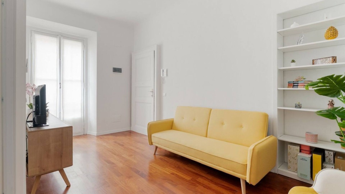 Tricolore Apartment | Charming 105 sqm apartment, accommodating up to 5 people, located on the first floor of a building with an elevator (NOT wheelchair accessible).The property is located in the Risorgimento district, a well-served residential area just steps from Milan's c