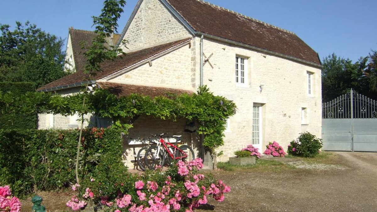 Goulet Cottage | Charming 17th-century Norman house, 2 bedrooms, garden, Wi-Fi