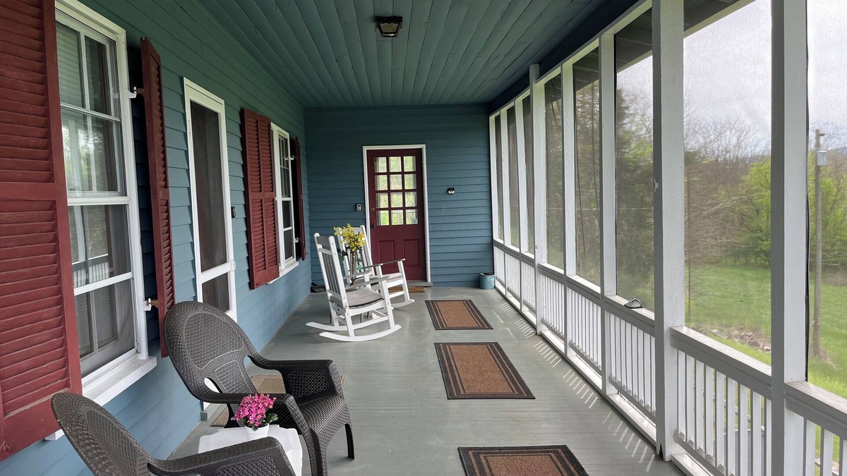 Rileyville House | Charming 1800s Farmhouse on 47 Acres — Riverfront w/Views, Hot Tub, Pet-Friendly