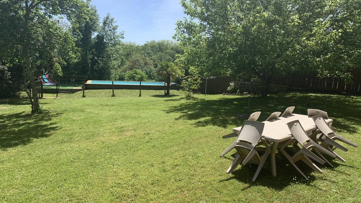 Pezuls Cottage | Charming 18th Century Home with Private Pool near Périgord Attractions