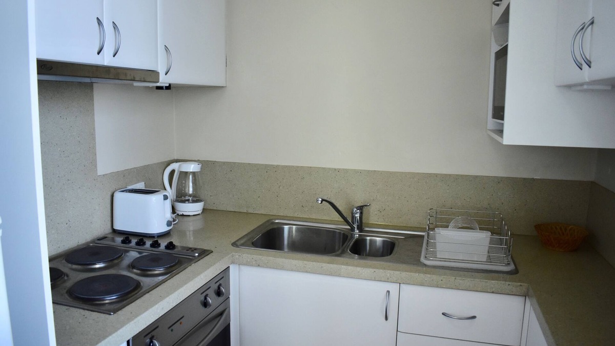 South Yarra Apartment | Charming 1BD in Vibrant South Yarra