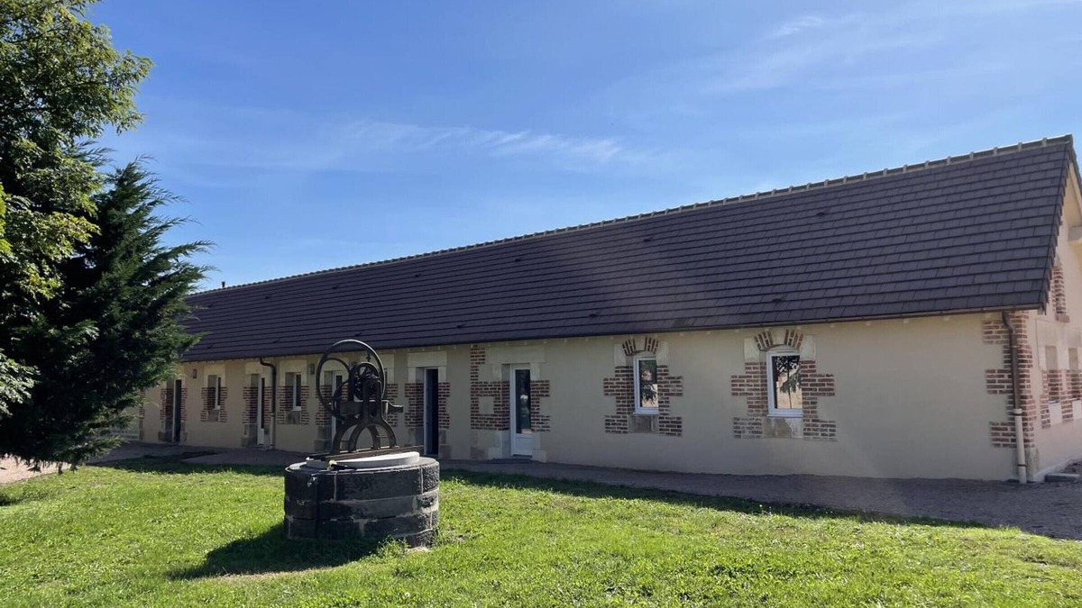 Thiel-sur-Acolin Cottage | Charming 1BR Cottage with Private Terrace and Garden near Le Pal Park