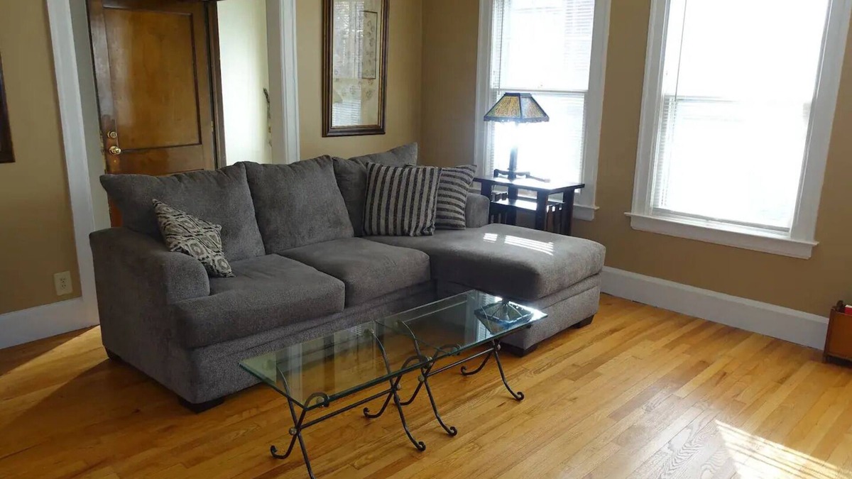 Grosse Pointe House | Charming 2-bedroom house with AC and WiFi in awesome Grosse Pointe Park