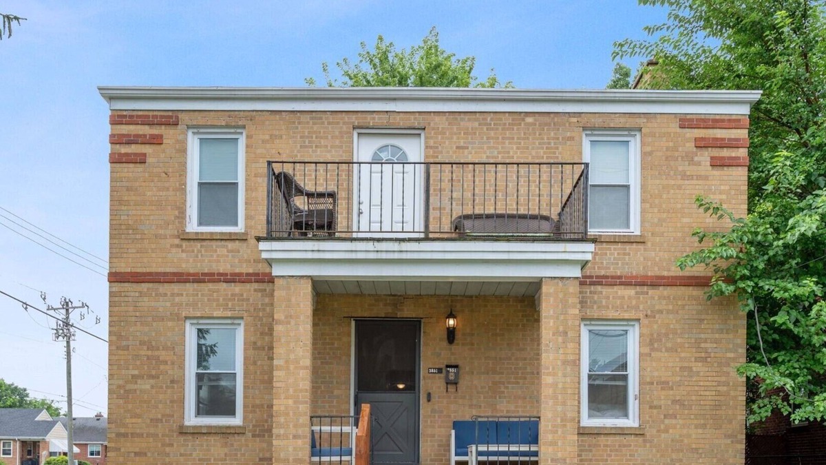 Deer Park Apartment | Charming 2-bd Apt in delightful Deer Park, OH with AC & strong WI-Fi