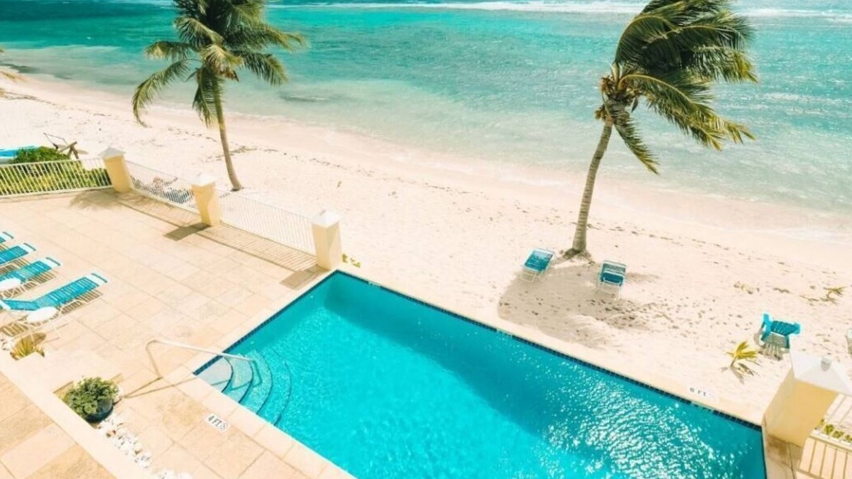 Bodden Town Condo | Charming 2-bdrm beachfront condo in serene Bodden Town, including a renter car!