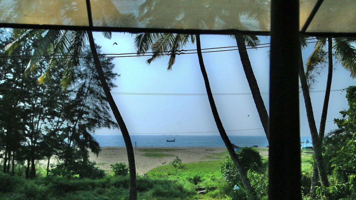 Andhakaranazhy Bed & Breakfast | Charming 2 Beach front bedroom B&B with AC, WiFi in Marari Arthunkal
