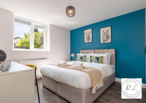 Leicester Apartment | Charming 2-Bed Flat by Glenfield Hospital - Sleeps 6