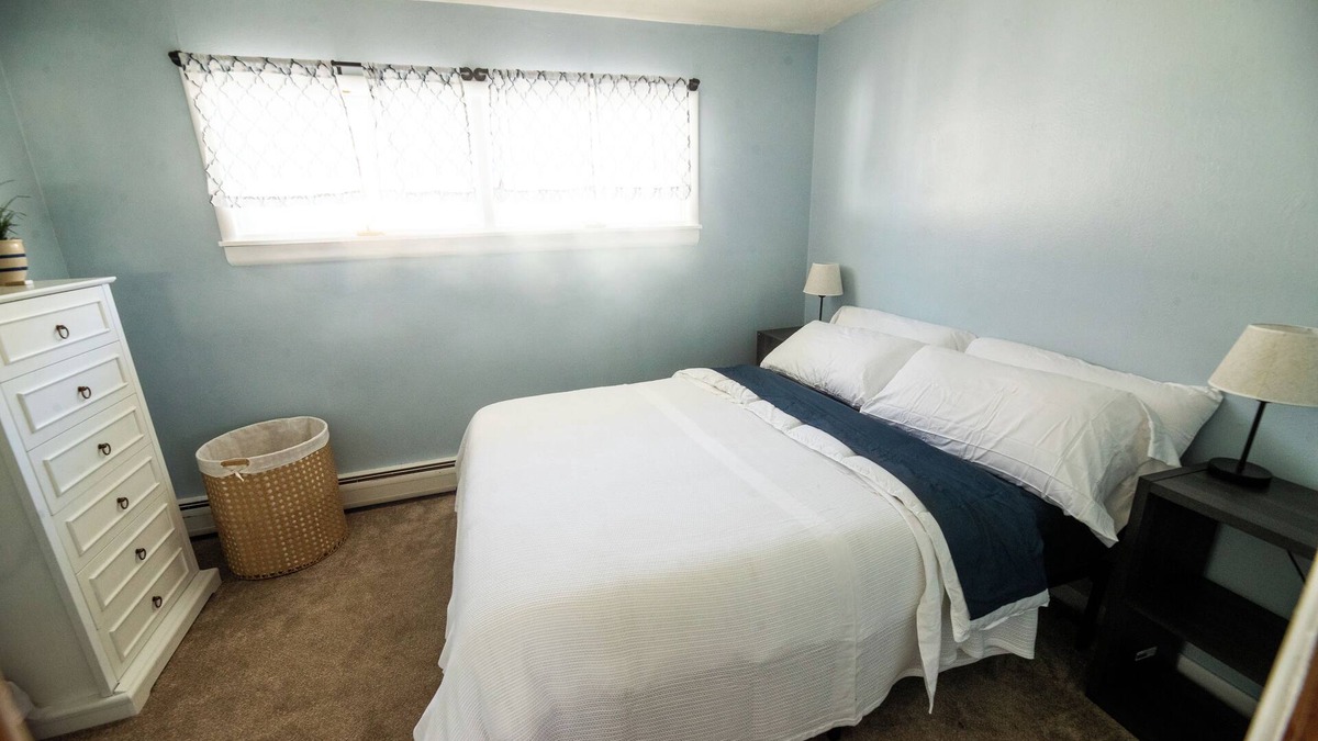 Bismarck House | Charming 2-bed house in Bismarck, centrally located for your convenience.