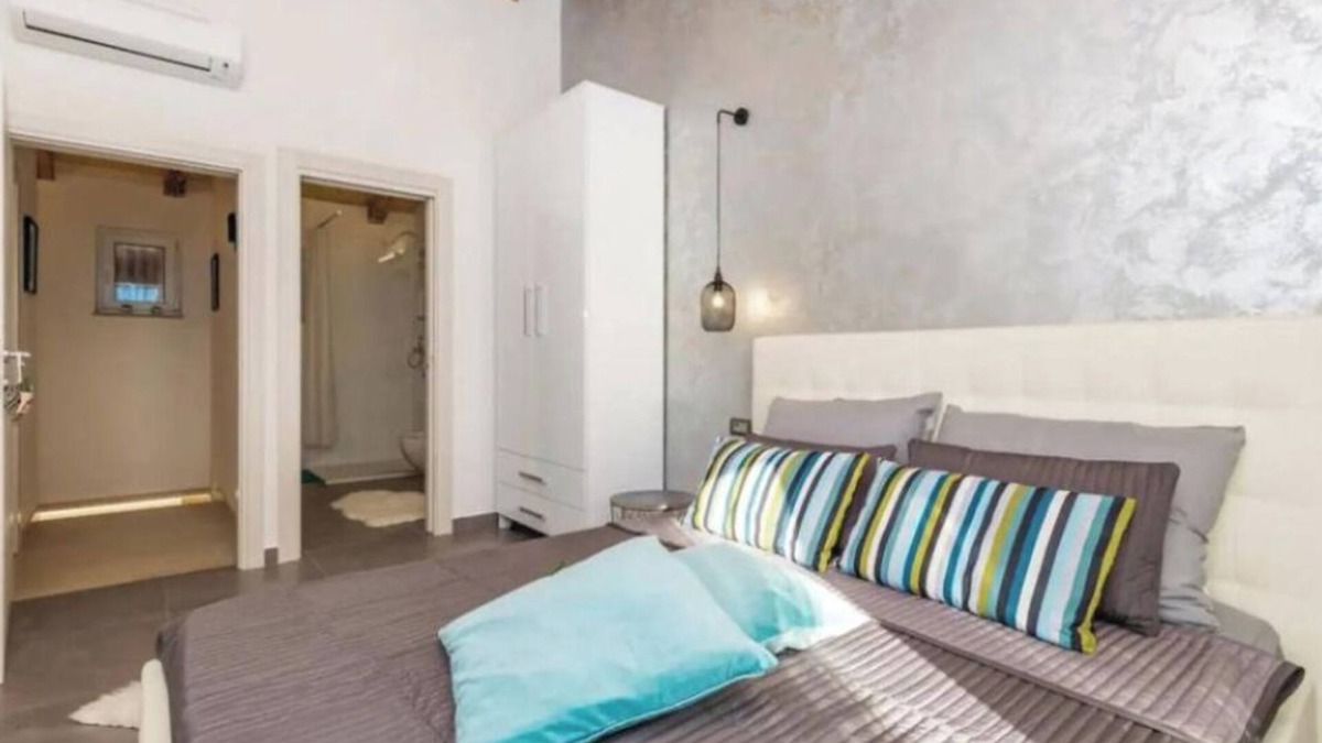 Obrs House | Charming 2-bedroom house in enchanting Mošćenička Draga with hot tub,WiFi, AC