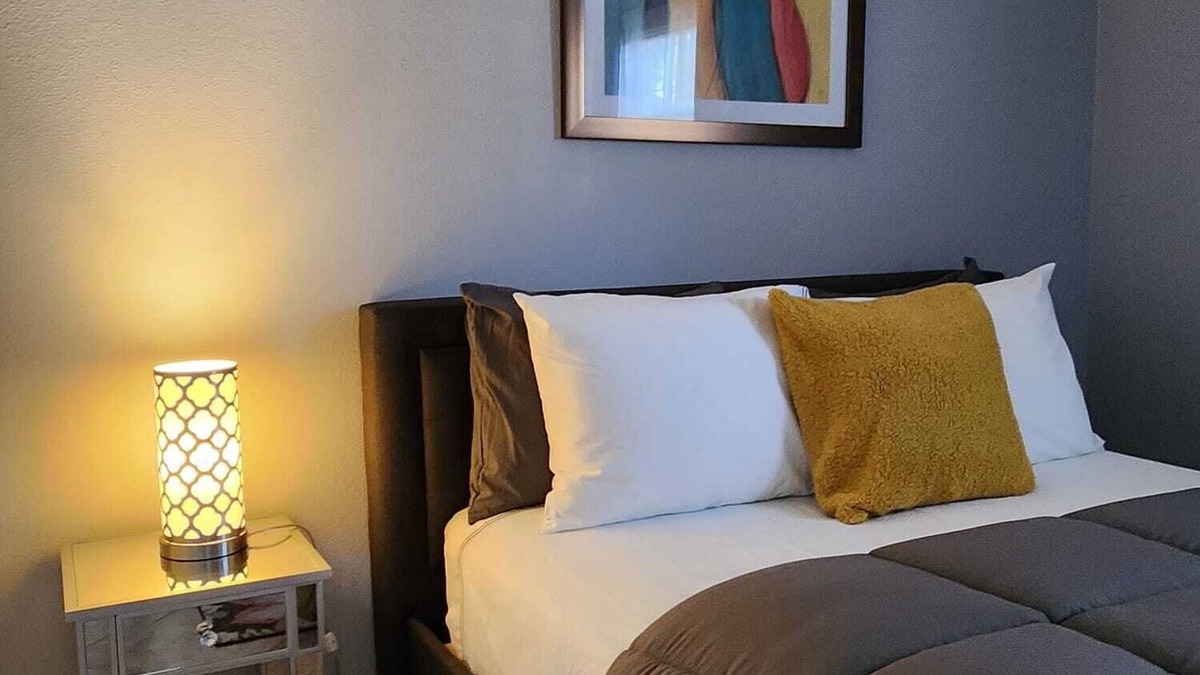 Deerfield Beach Condo | Charming 2-bedroom condo in fabulous Deerfield Beach with AC, WiFi, 55+