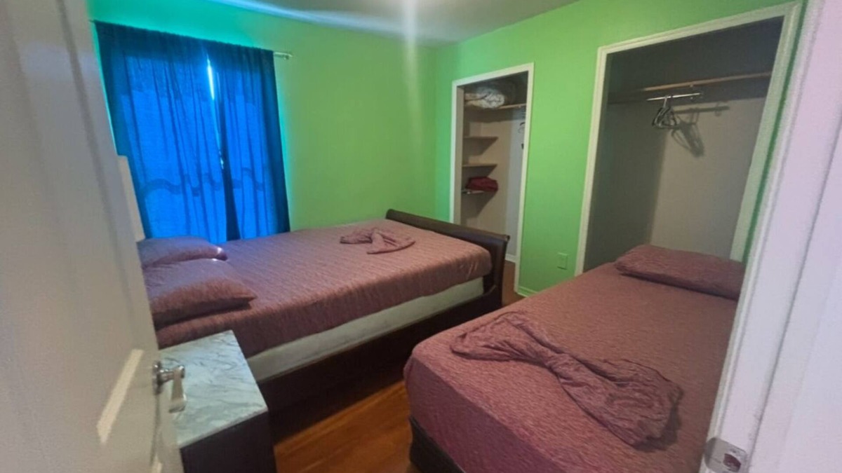 New Port Richey House | Charming 2-bedroom house with WiFi, AC in serene New Port Richey