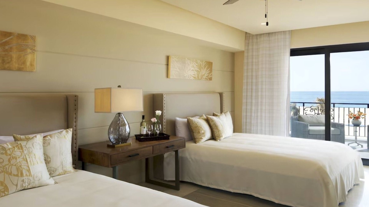 Los Cangrejos II y III Resort | Charming 2-bedroom resort with AC, fitness room in lovely Cabo San Lucas