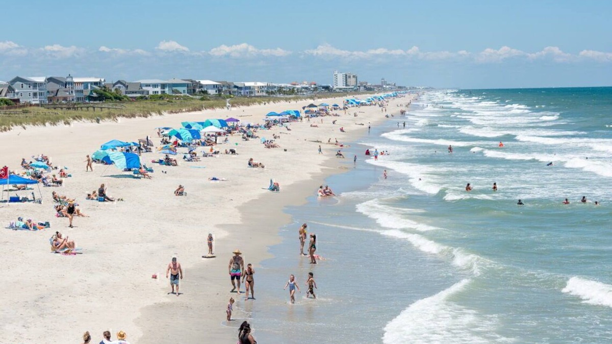 North Carolina Coast Cottage | Charming 2-bedroom in Carolina Beach walking distance to beach