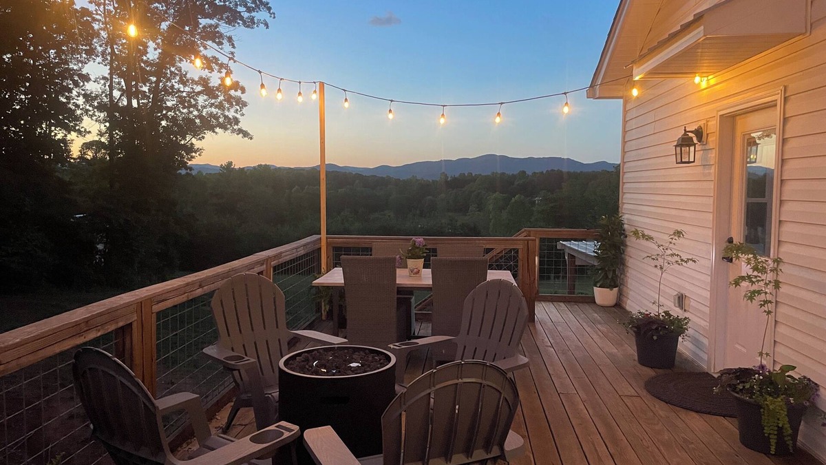 Tigerville House | Charming 2-bedroom house with beautiful mountain views in lovely Travelers Rest.