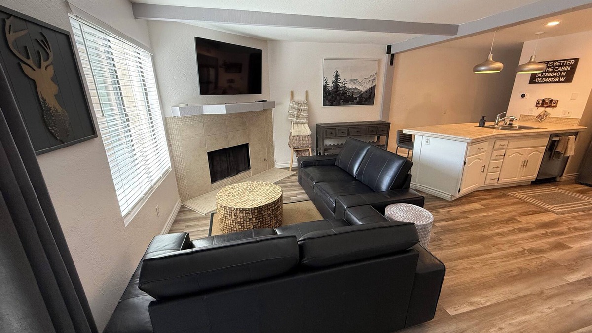 Big Bear Lake Condo | Charming 2-bedroom condo with WiFi in fabulous Big Bear Lake