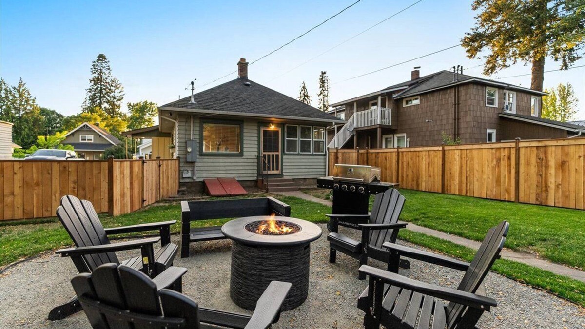Garden District House | Charming 2-bedroom house with AC, WiFi in enchanting downtown Coeur d'Alene
