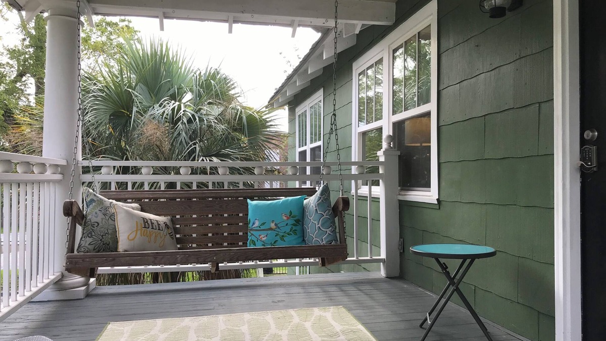 Biloxi Apartment | Charming 2-bedroom apartment in the heart of Ocean Springs.