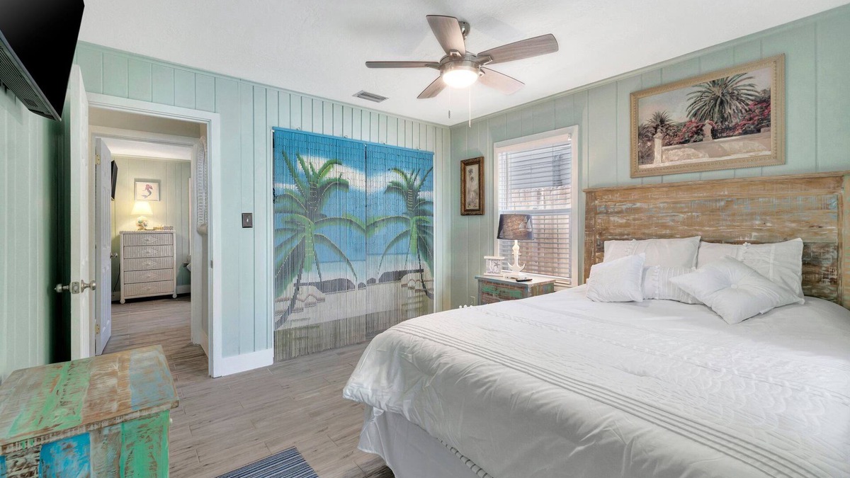 St. Pete Beach House | Charming 2-bedroom house with AC, WiFi in St. Pete Beach