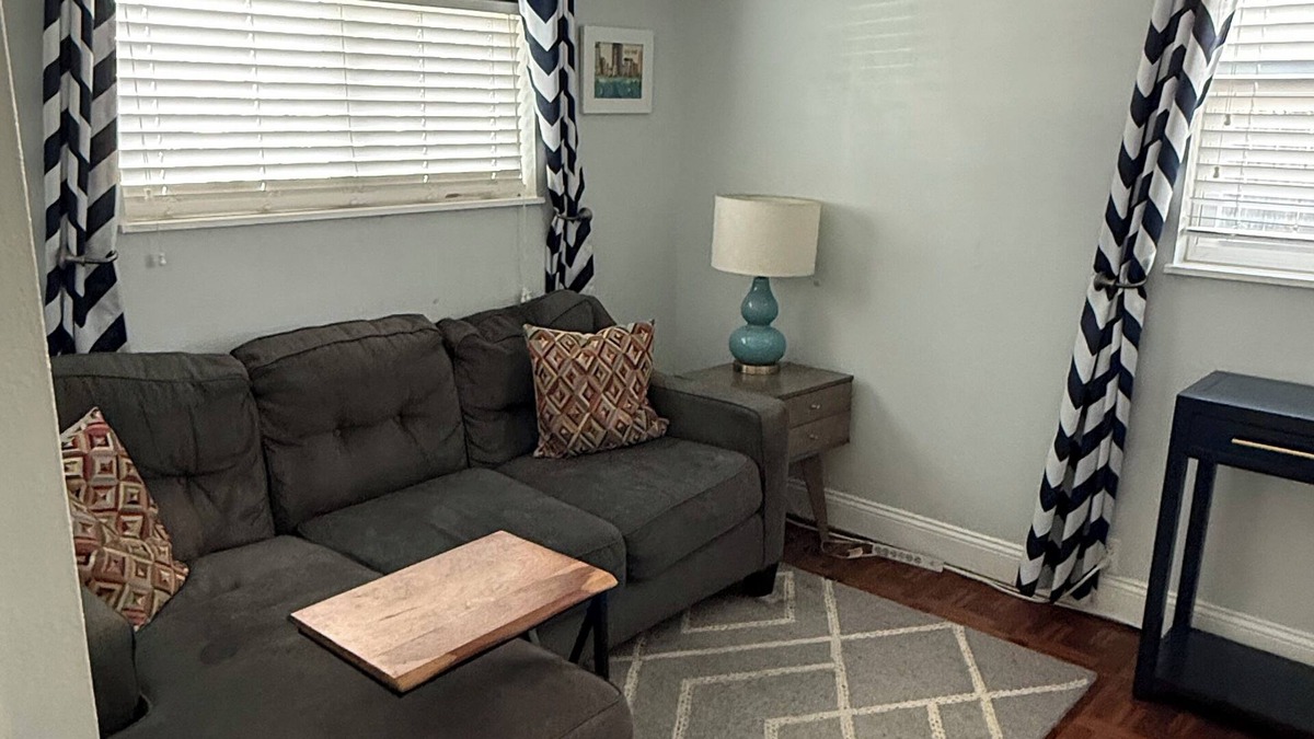 St. Petersburg - Clearwater House | Charming 2-bedroom house in peaceful St. Petersburg with AC, Bonus Room