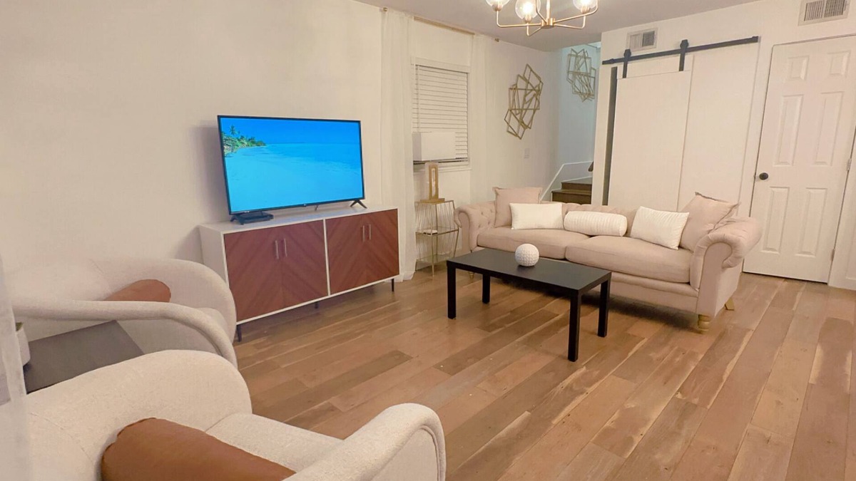 Downtown Charleston House | Charming 2-bedroom, 1.5 bath townhome in historic Charleston with free parking.
