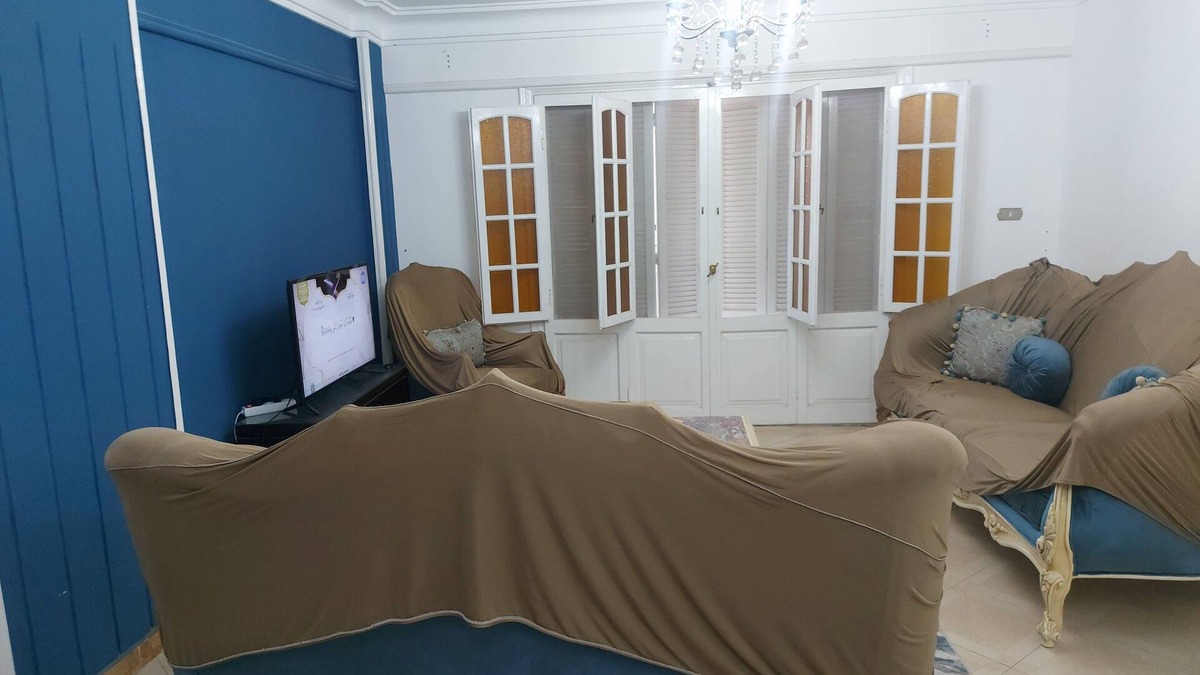 Ar-Raml 1 Apartment | Charming 2-bedroom apartment in enchanting Alexandria with WiFi, fitness room.