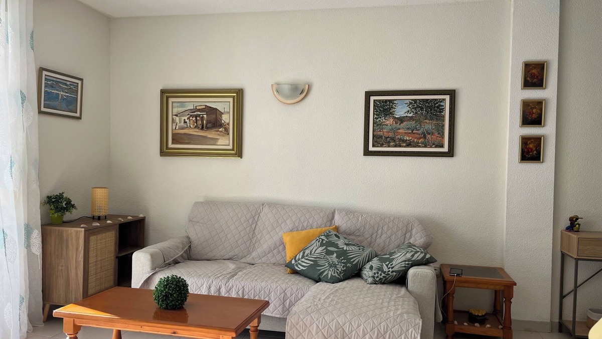 Torreblanca Apartment | Charming 2-bedroom apartment with AC, WiFi in brilliant VC