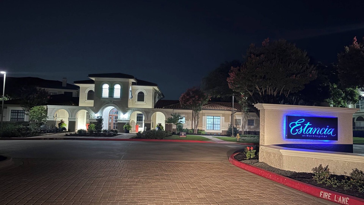 The Colony Apartment | Charming 2-bedroom apartment in The Colony with fitness room, AC