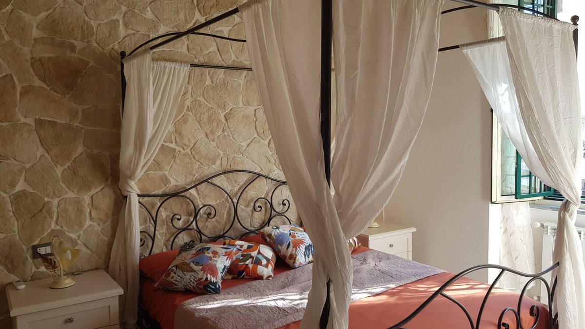 Testaccio Apartment | Charming 2-bedroom and 2-bathroom apartment with AC, WiFi in Roma