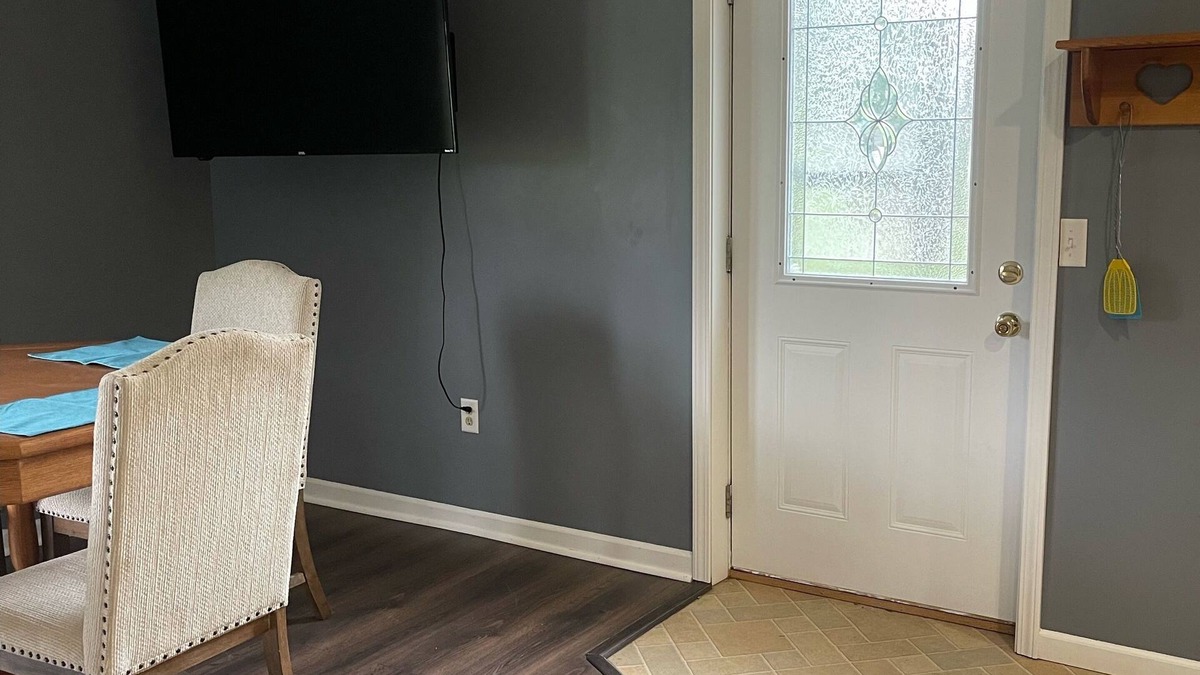 Hillsdale Apartment | Charming 2-bedroom apartment in fabulous Hillsdale with WiFi, ACn