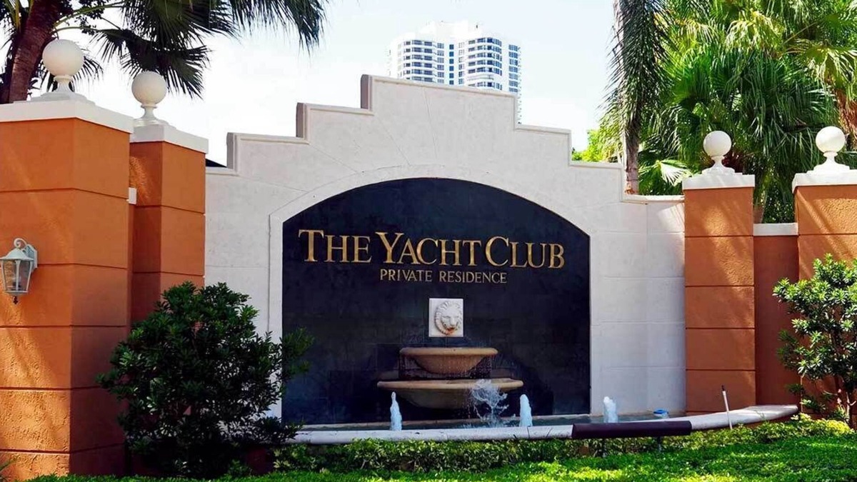 Aventura Apartment | Charming 2-bedroom apartment at Yacht Club Aventura with parking
