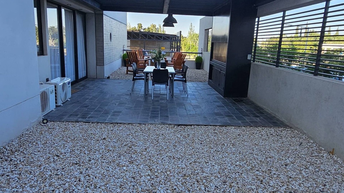 Guaymallen Apartment | Charming 2-bedroom apartment in fabulous Mendoza close to shopping center.