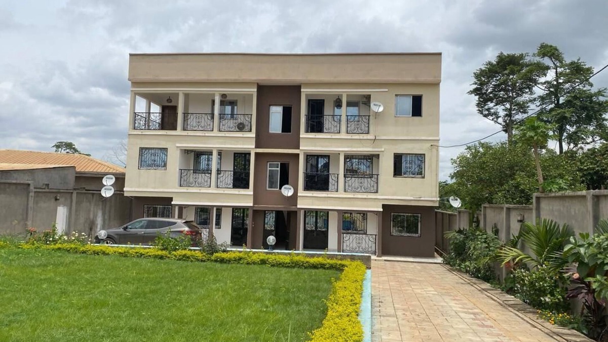 Yaounde House | Charming 2-bedroom apartment with WiFi, AC, Garden in Odza Borne 12, Yaounde