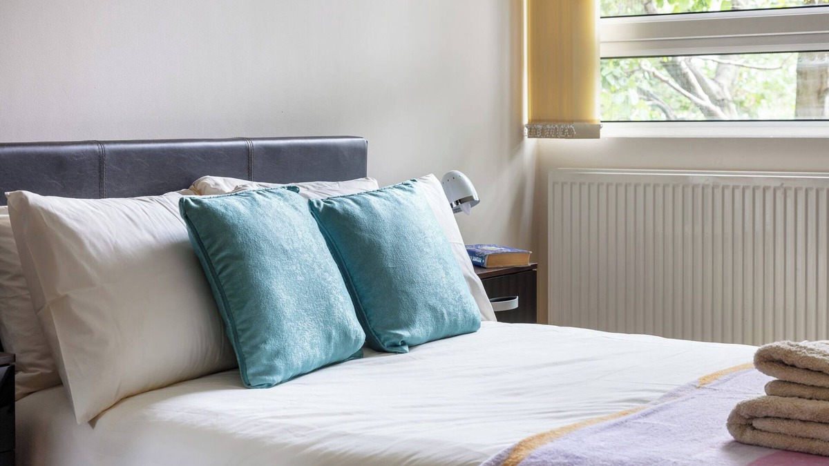 St. Mary's Park Apartment | Charming 2-Bedroom Apartment Steps from Battersea Park