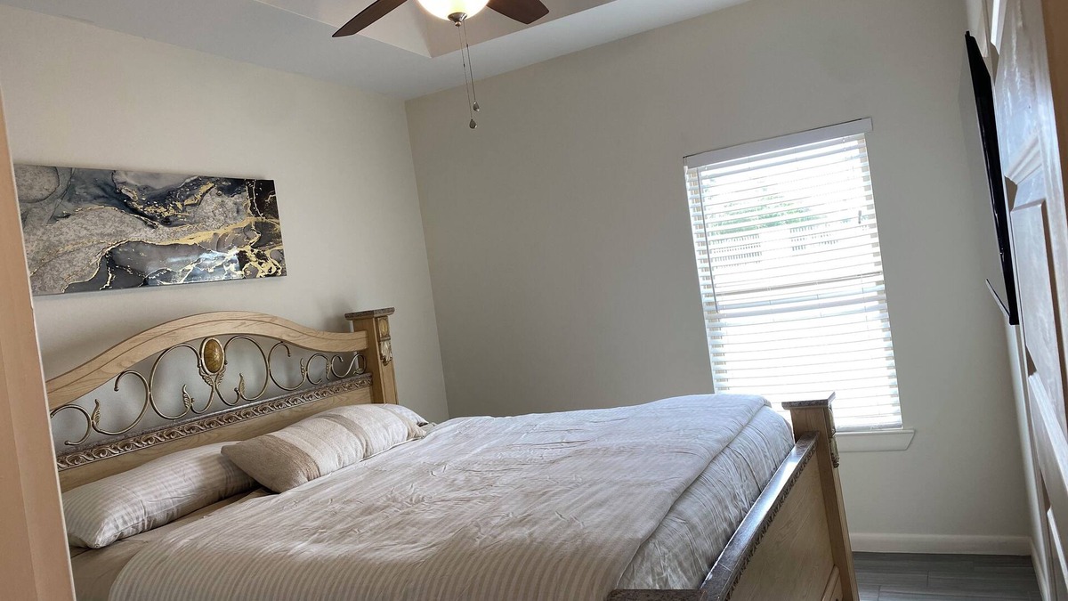 McAllen Apartment | Charming 2-bedroom apartment with WiFi, AC in McAllen