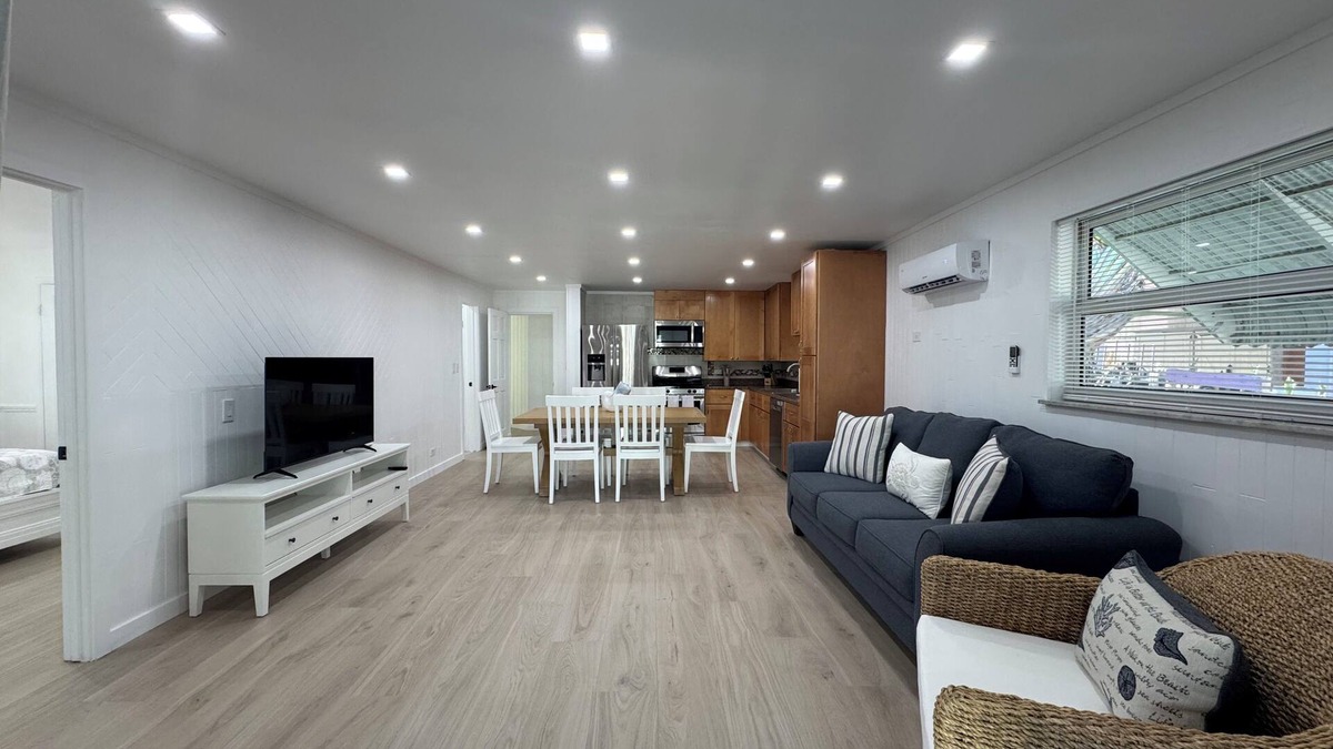 Long Key Apartment | Charming 2-bedroom apartment, one story, with WiFi, AC in lovely Layton, Florida