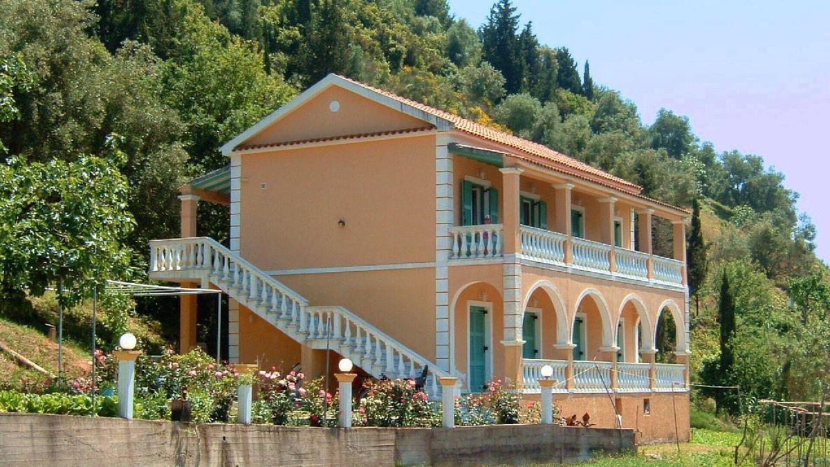 Lefkimmi Apartment | Charming 2-bedroom apartment in Vitalades with WiFi and AC